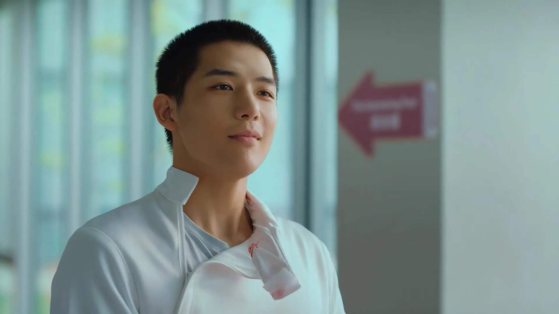 乐鱼体育在线官网-亚洲杯国足迎战 球迷高呼全力以赴,亚洲杯国足比赛